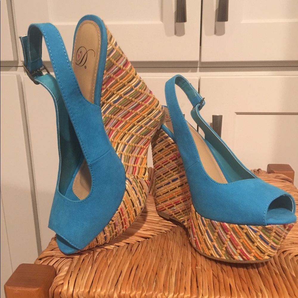 NEW IN BOX WEDGE OPEN TOE SHOES